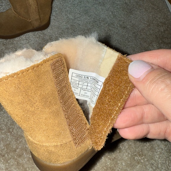 UGG Chestnut Keelan II Boots - GUC - Picture 8 of 8